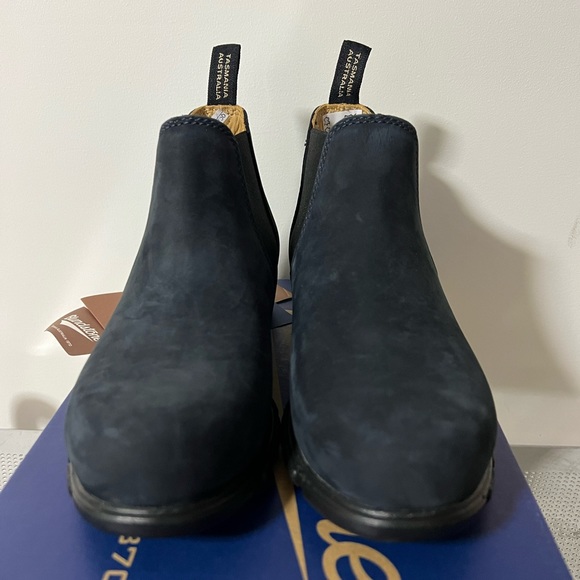 Blundstone 1975 Chelsea Booties. Brand new women’s size 7.5 - Picture 4 of 8